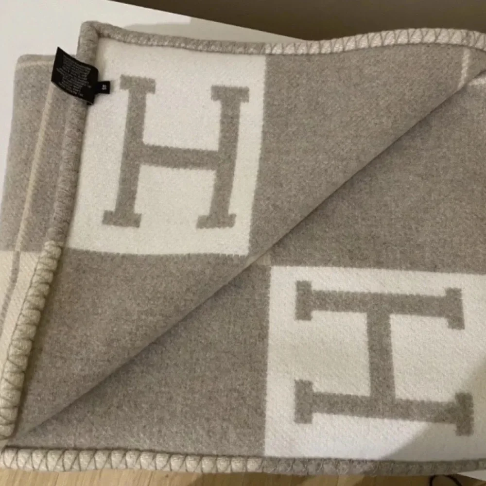 New Full set HERMÈS Wool Cashmere Coco Camomille Avalon Blanket w/ Receipt